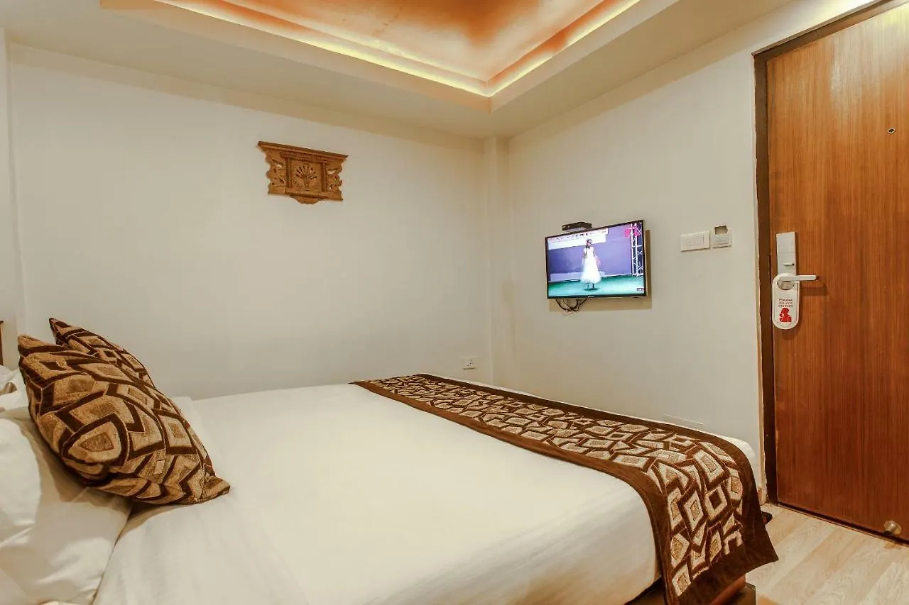 Hotel Shreesu 3*, Катманду