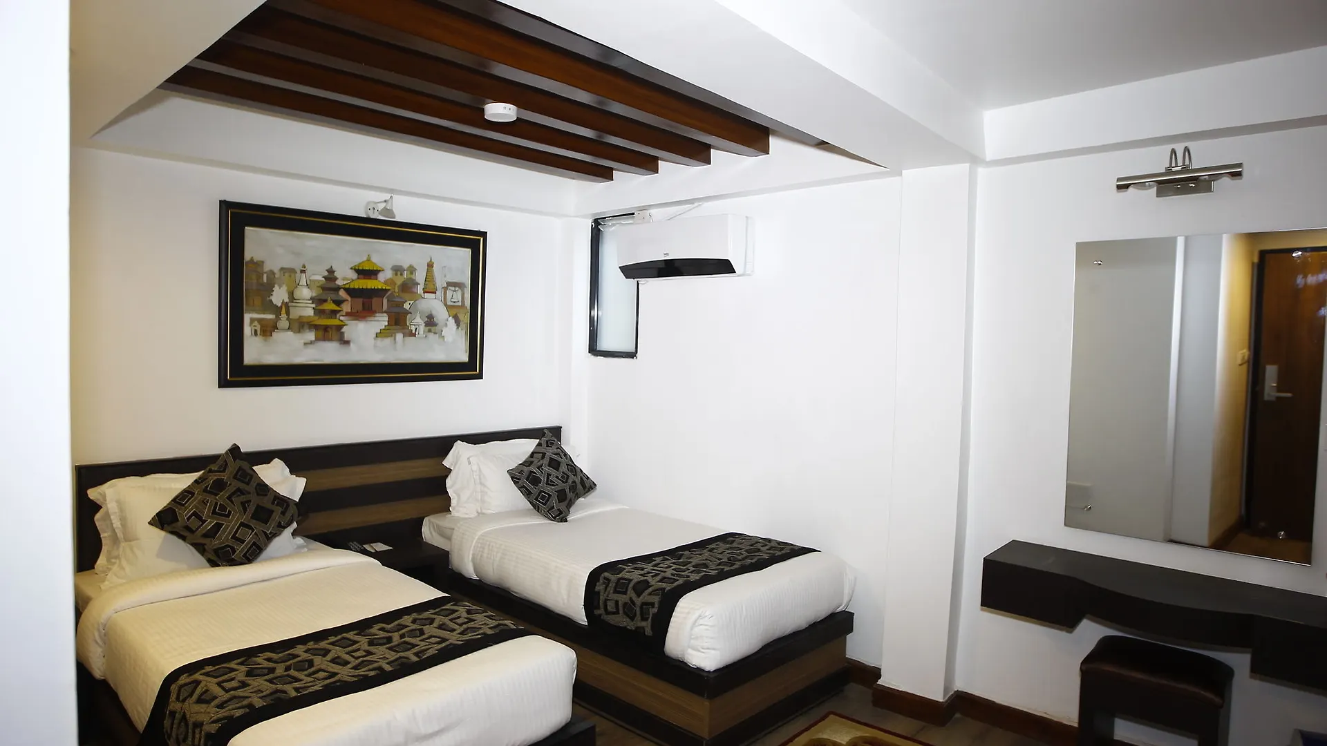 Hotel Shreesu 3*, Катманду